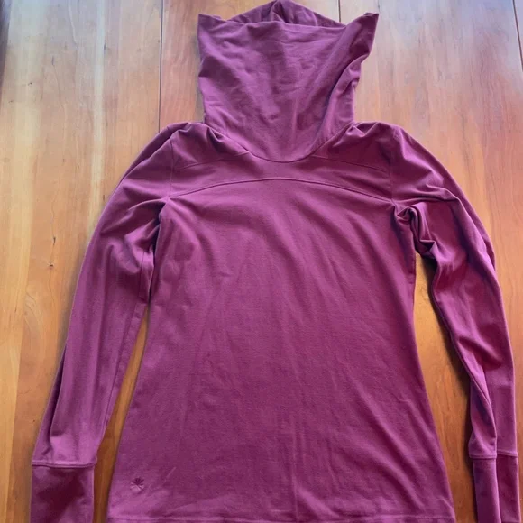 ⭐️ Athleta - mid weight long sleeve top - Picture 5 of 7